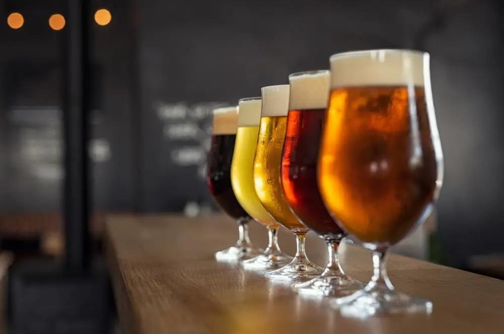 商机：精酿品牌「轩博啤酒」1年获3次融资，资本看好酒水市场